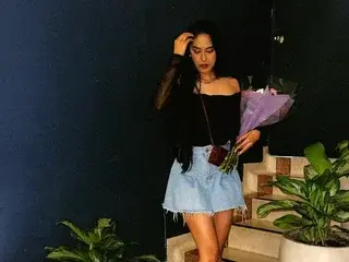 RaavenluxX  live sex cam