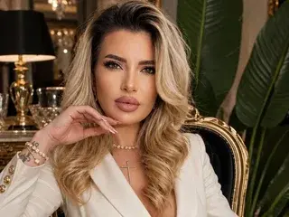 AmiraBelle  live sex cam