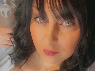 BustyTara  live sex cam