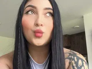 SussyyMiller  live sex cam