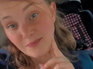 AngelWings25  live sex cam