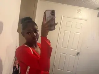 XxNicoleXx19  live sex cam