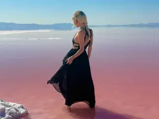 Theselenarainx  live sex cam