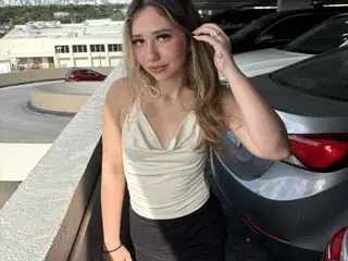 Angelicasn0w  live sex cam