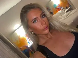 Ivy_Roseee  live sex cam