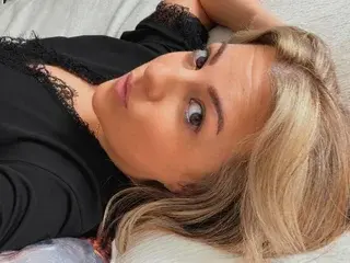 MsBelleWarick  live sex cam