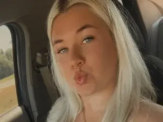 Lilmonster36  live sex cam