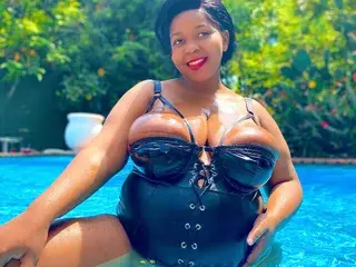 BIGBUSTYNANA  live sex cam