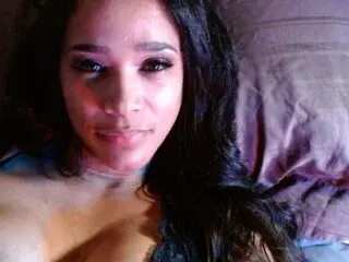 Leonoraaa  live sex cam