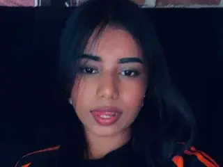MaddyHinkley  live sex cam