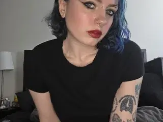 M0thra  live sex cam