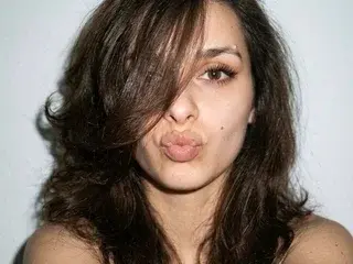 GoldenAura55  live sex cam