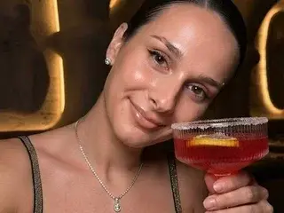 GoldenAura55  live sex cam