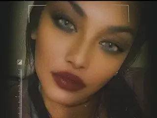 Mckenzie69er  live sex cam