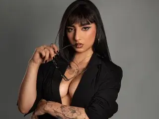 IrinaJoness  live sex cam