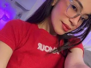 Gabbieskinny  live sex cam
