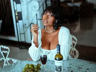 Naya_quiin  live sex cam