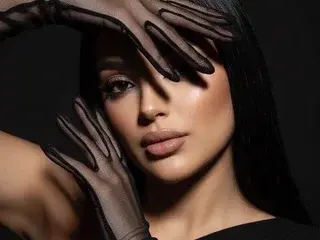 ValaCorleone  live sex cam