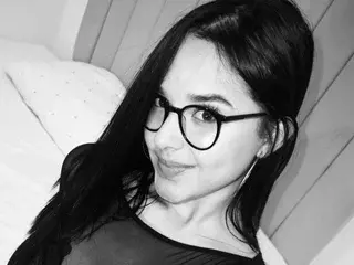 EllyyG  live sex cam