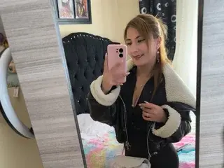 Zarayyy  live sex cam