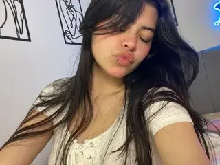 PaulinaMoure  live sex cam