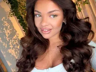 TheMaddisonShow  live sex cam