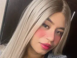 Aprildanielss  live sex cam