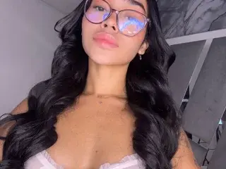 Mia_Petiteht  live sex cam