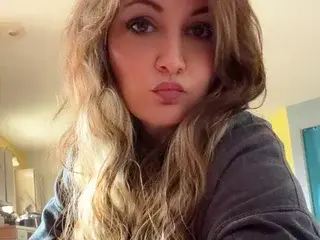 XaundriaWillow  live sex cam