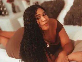 NiaDrake  live sex cam