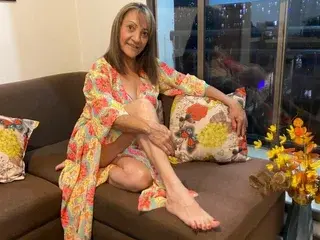 Katiecisneros  live sex cam