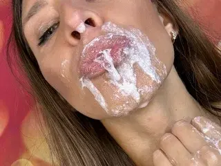 LadyAgata  live sex cam