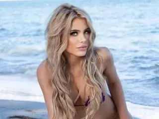 Cloudycrystal  live sex cam