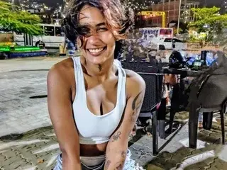 SaraHottGirl69  live sex cam