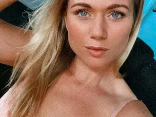 KateDivine69  live sex cam