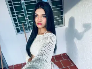 Mile_ggh  live sex cam