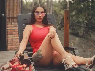 JuliaaVega  live sex cam