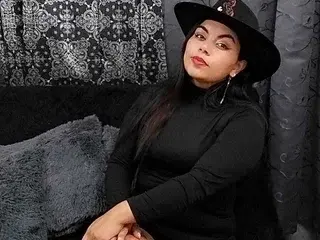 KarlaaGreenn  live sex cam