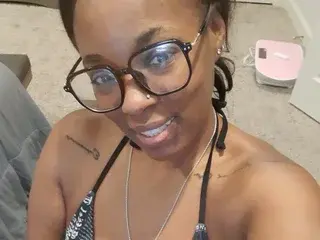 Kourtneyk26  live sex cam