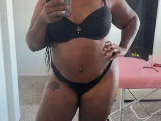 QueenDomi  live sex cam
