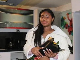 Valentinavega18x  live sex cam