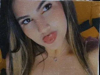 GiuliaHarvey  live sex cam