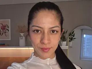 SarahRayy  live sex cam