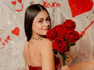 AlannaGil  live sex cam