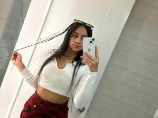 Sara_ss  live sex cam