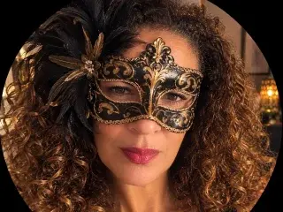 Bronze_goddess  live sex cam