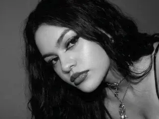DollEmma  live sex cam