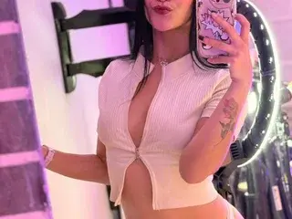 LindaWatsonz  live sex cam