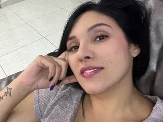 YessiArias  live sex cam