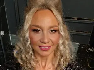 MerlynXX  live sex cam